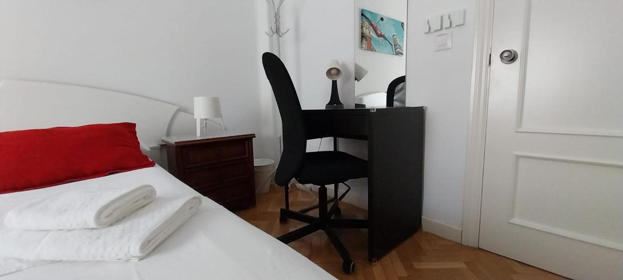 Madrid Center Room Private 7 Minutes Or 4 Metro Stops 外观 照片